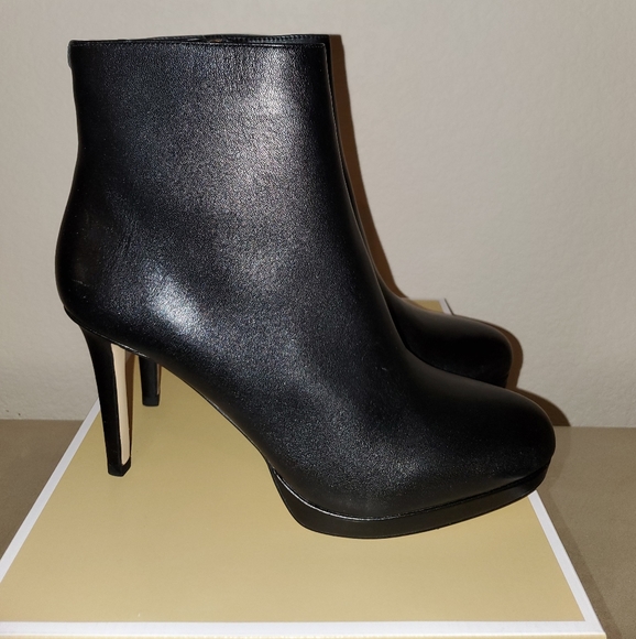 Michael Kors Sammy Leather Platform Boot - Picture 5 of 8